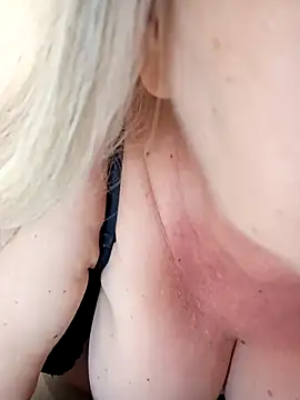 Snapshot of Lana_Luna1 chatting on December 3, 2025, 9:46 pm Lana Luna1 online show from December 3, 2025, 9:46 pm