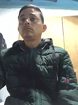 isacalejandroo online show from January 10, 2025, 12:06 am