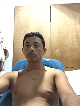 isacalejandroo online show from February 6, 2025, 3:48 am