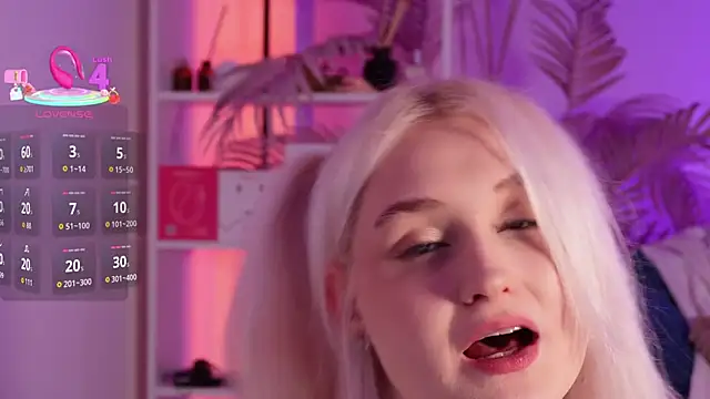 Snapshot of tiffannyjons chatting on December 4, 2025, 6:05 pm tiffannyjons online show from December 4, 2025, 6:05 pm