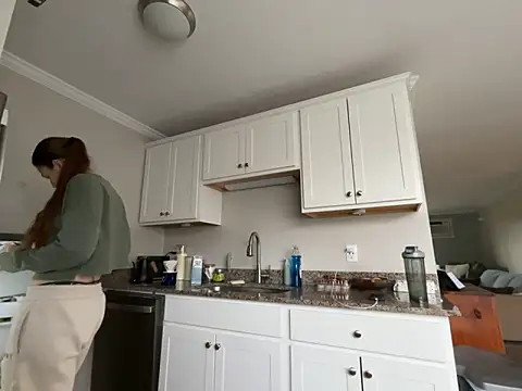 Snapshot of MissSwitch chatting on March 21, 2025, 12:50 pm MissSwitch online show from March 21, 2025, 12:50 pm