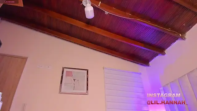 lil hanna18 online show from December 15, 2024, 9:56 am