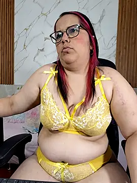 Snapshot of kiara_scottt chatting on June 24, 2026, 8:35 am kiara scottt online show from June 24, 2026, 8:35 am