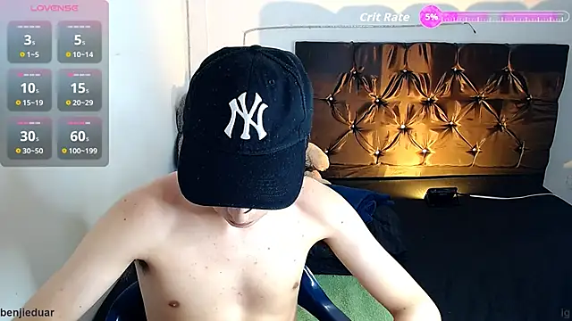 Snapshot of benji_hoter chatting on November 4, 2025, 10:42 pm benji hoter online show from November 4, 2025, 10:42 pm