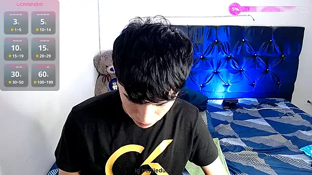 Snapshot of benji_hoter chatting on November 29, 2025, 12:24 am benji hoter online show from November 29, 2025, 12:24 am