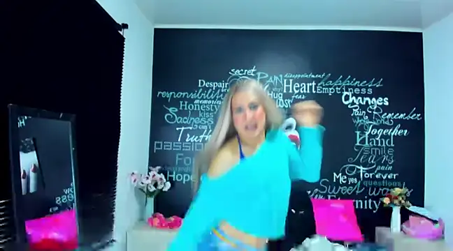 Snapshot of DarianaGia chatting on December 14, 2024, 9:18 am DarianaGia online show from December 14, 2024, 9:18 am