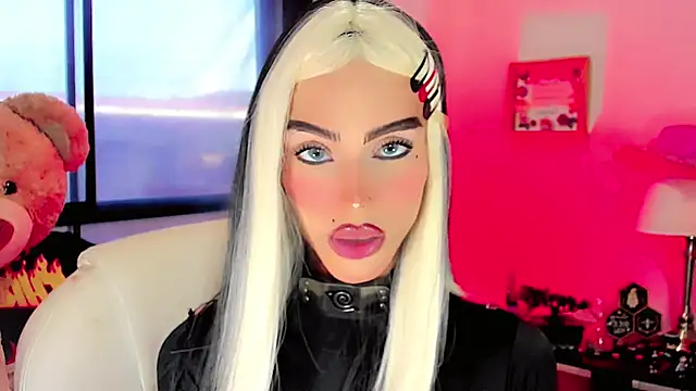 Snapshot of dollswit01 chatting on January 21, 2025, 9:04 pm dollswit01 online show from January 21, 2025, 9:04 pm