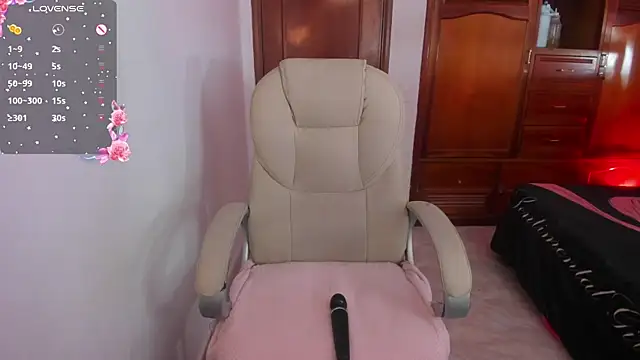 Maavca  online show from November 10, 2025, 8:08 pm