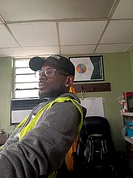 Txdarkmeat74 online show from February 25, 2026, 6:17 pm