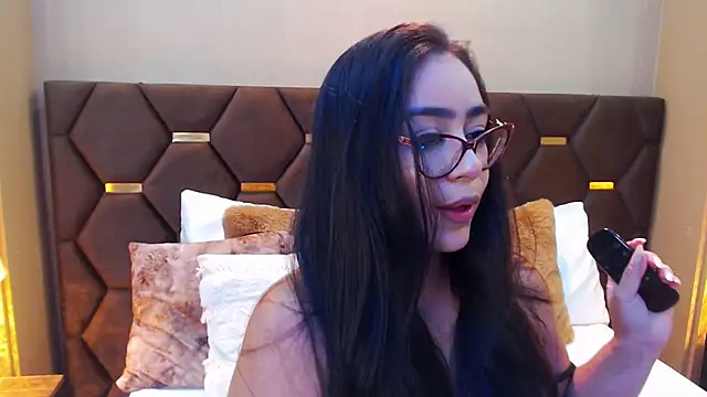 Snapshot of DevonPiers chatting on December 16, 2024, 6:16 pm DevonPiers online show from December 16, 2024, 6:16 pm