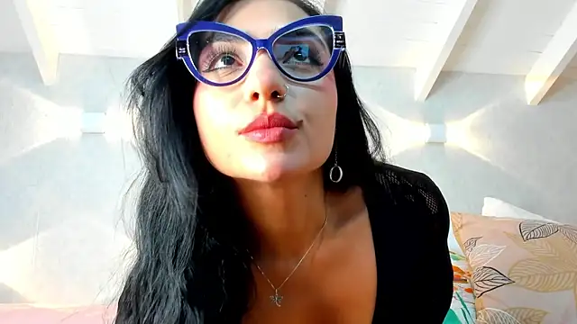 Snapshot of AnnieSofiia chatting on March 2, 2026, 8:15 pm AnnieSofiia online show from March 2, 2026, 8:15 pm