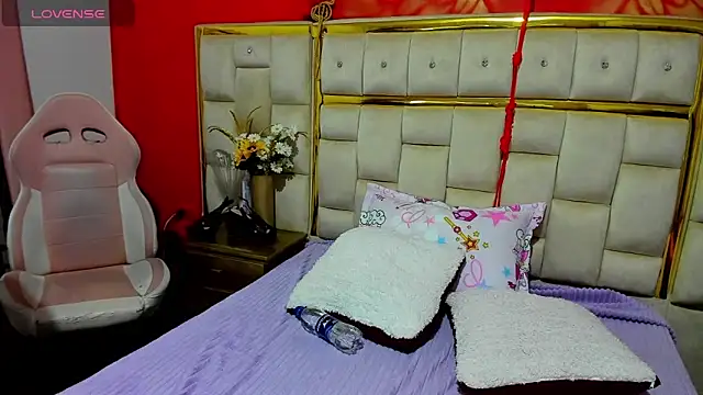 stripcharming  online show from September 9, 2025, 2:49 pm