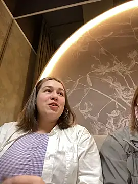 SuzieMurray online show from February 11, 2025, 8:15 am