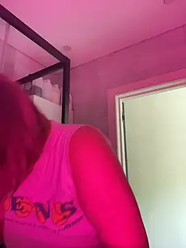 Snapshot of SuzieMurray chatting on July 1, 2026, 7:10 am SuzieMurray online show from July 1, 2026, 7:10 am