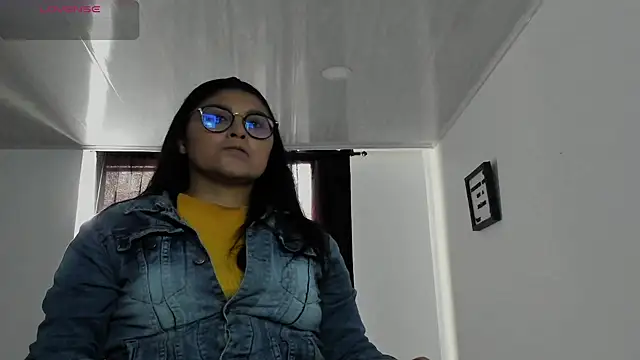 Snapshot of lorymoon chatting on December 4, 2024, 7:01 pm lorymoon online show from December 4, 2024, 7:01 pm