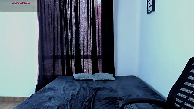 Snapshot of lorymoon chatting on December 16, 2024, 7:00 pm lorymoon online show from December 16, 2024, 7:00 pm