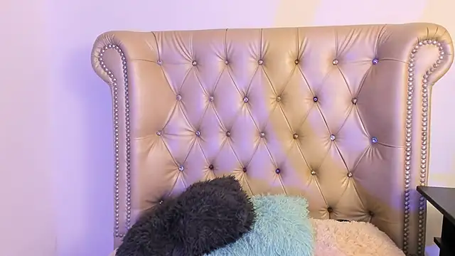 AlexaFoxy18 online show from February 20, 2025, 8:06 am