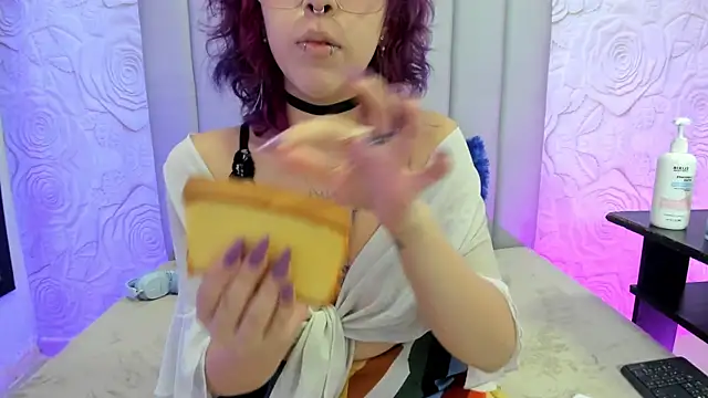 AlexaFoxy18 online show from April 23, 2026, 6:14 am