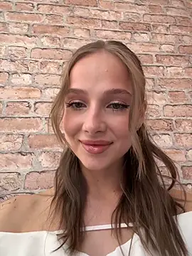 CaseyStar online show from November 21, 2025, 11:42 am