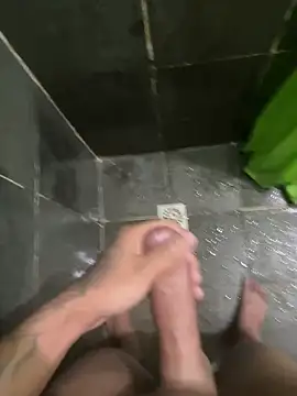 gzn01 online show from September 23, 2025, 8:56 pm