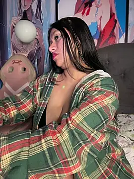 Snapshot of Im_Little chatting on July 6, 2026, 2:52 am Im Little online show from July 6, 2026, 2:52 am