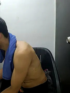 Snapshot of charlesss19 chatting on September 10, 2025, 3:28 am charlesss19 online show from September 10, 2025, 3:28 am