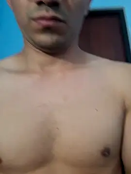 Snapshot of charlesss19 chatting on November 4, 2025, 10:53 pm charlesss19 online show from November 4, 2025, 10:53 pm