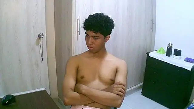 sexy diamante  online show from September 29, 2025, 1:44 am