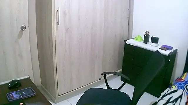 sexy diamante  online show from September 29, 2025, 10:47 pm