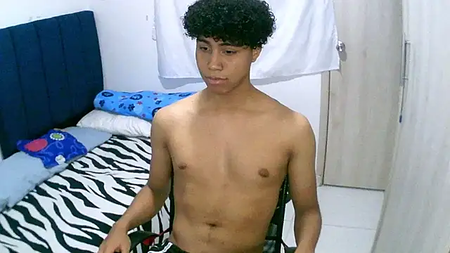 sexy diamante  online show from January 7, 2026, 2:25 am