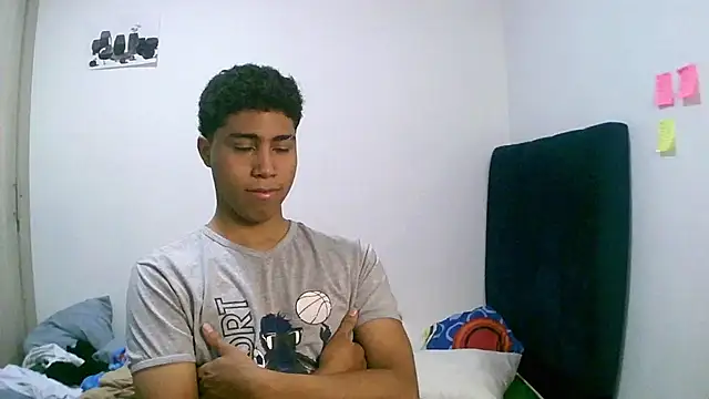 sexy diamante  online show from February 23, 2026, 4:32 am