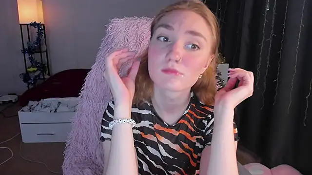 ReddHotPipper online show from December 14, 2025, 3:45 am