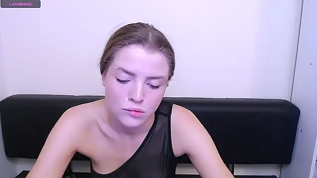 Snapshot of MissOliviaa_ chatting on December 4, 2024, 3:21 pm MissOliviaa online show from December 4, 2024, 3:21 pm