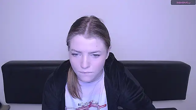 Snapshot of MissOliviaa_ chatting on December 16, 2024, 8:20 am MissOliviaa online show from December 16, 2024, 8:20 am