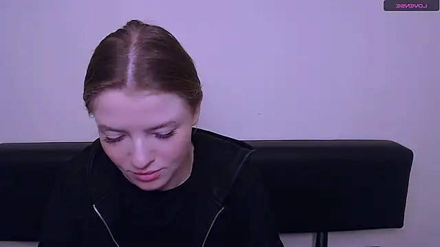 Snapshot of MissOliviaa_ chatting on December 27, 2024, 8:02 am MissOliviaa online show from December 27, 2024, 8:02 am