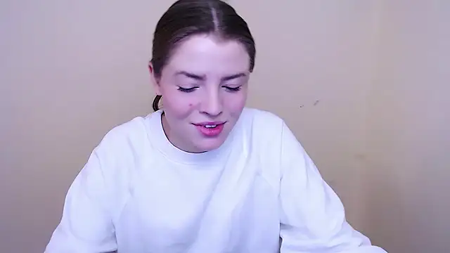 Snapshot of MissOliviaa_ chatting on January 22, 2025, 1:53 pm MissOliviaa online show from January 22, 2025, 1:53 pm