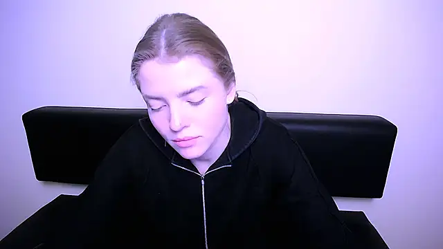 Snapshot of MissOliviaa_ chatting on January 31, 2025, 2:49 pm MissOliviaa online show from January 31, 2025, 2:49 pm