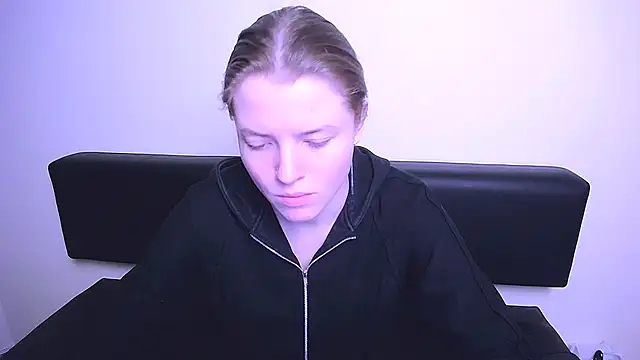 Snapshot of MissOliviaa_ chatting on February 4, 2025, 1:48 pm MissOliviaa online show from February 4, 2025, 1:48 pm