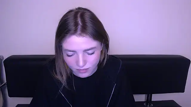 Snapshot of MissOliviaa_ chatting on February 19, 2025, 1:28 pm MissOliviaa online show from February 19, 2025, 1:28 pm