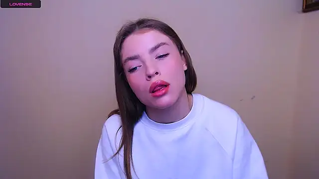 Snapshot of MissOliviaa_ chatting on February 25, 2025, 11:08 am MissOliviaa online show from February 25, 2025, 11:08 am