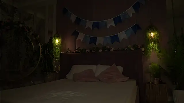 Snapshot of Smiley_Mia chatting on September 28, 2025, 5:02 am Smiley Mia online show from September 28, 2025, 5:02 am