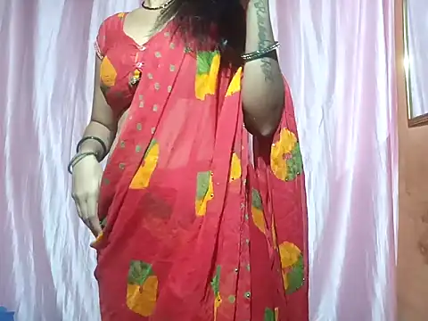 Snapshot of poojaxxx65 chatting on March 5, 2025, 9:05 am poojaxxx65 online show from March 5, 2025, 9:05 am