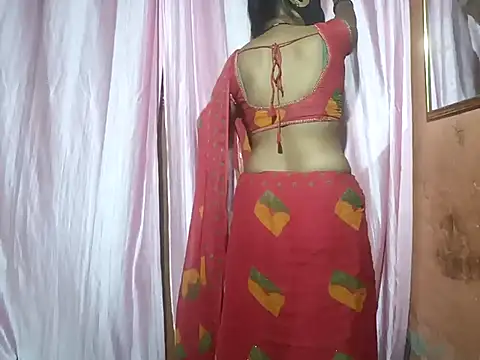 Snapshot of poojaxxx65 chatting on March 19, 2025, 5:17 pm poojaxxx65 online show from March 19, 2025, 5:17 pm