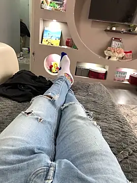 lora19922 online show from February 12, 2026, 1:06 pm