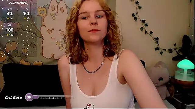 Snapshot of Moona_xx chatting on May 5, 2026, 10:29 pm Moona xx online show from May 5, 2026, 10:29 pm