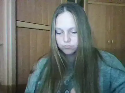 Evasapples online show from December 7, 2024, 9:00 pm