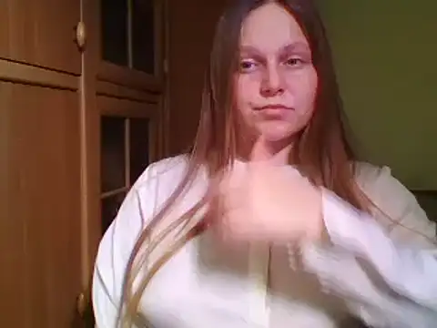 Evasapples online show from December 14, 2024, 8:08 pm