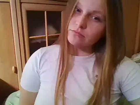 Evasapples online show from December 29, 2024, 9:20 pm