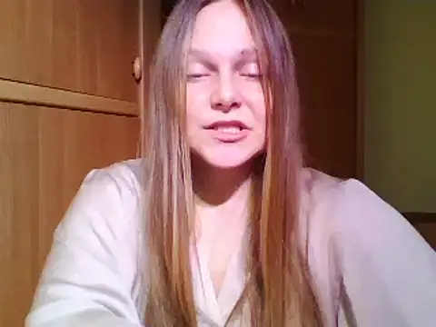 Evasapples online show from January 5, 2025, 9:14 pm