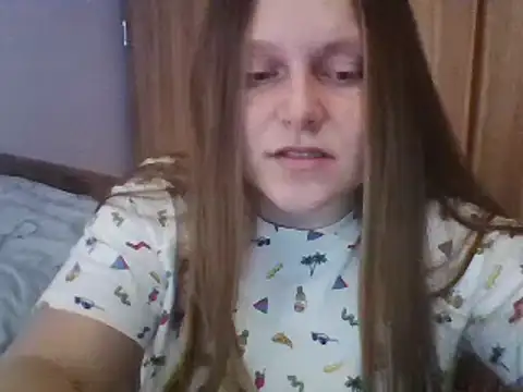 Evasapples online show from February 21, 2025, 11:33 am